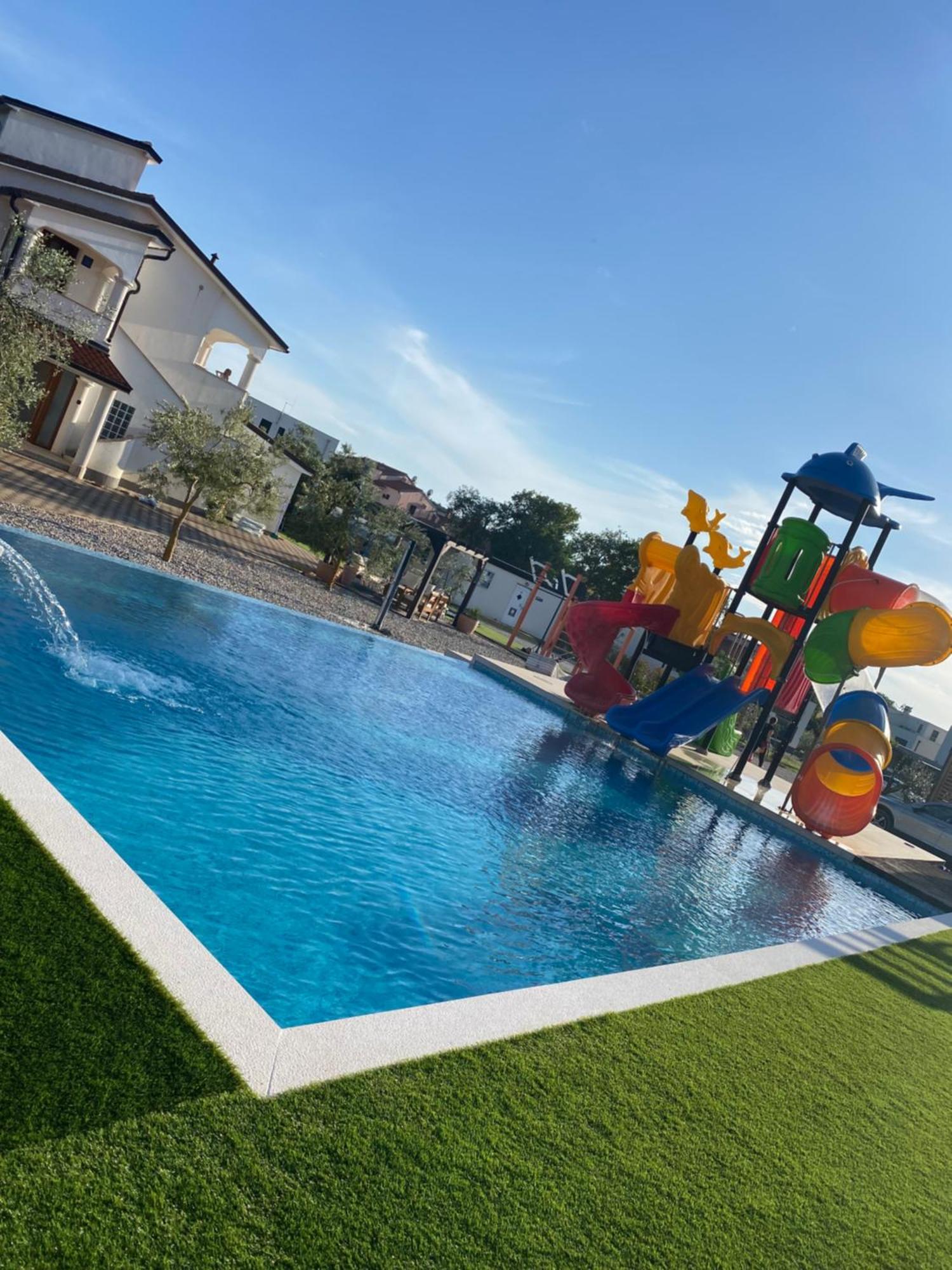Mobilheim-pia Superb, Mit Pool, Fuer Familien Mit Kindern Appartement Banjole
